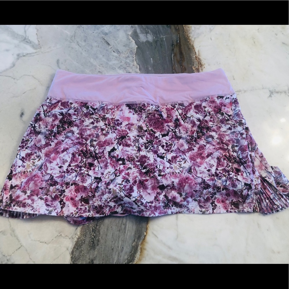 🎀 Pretty in Pink Lululemon rare skirt 🍋